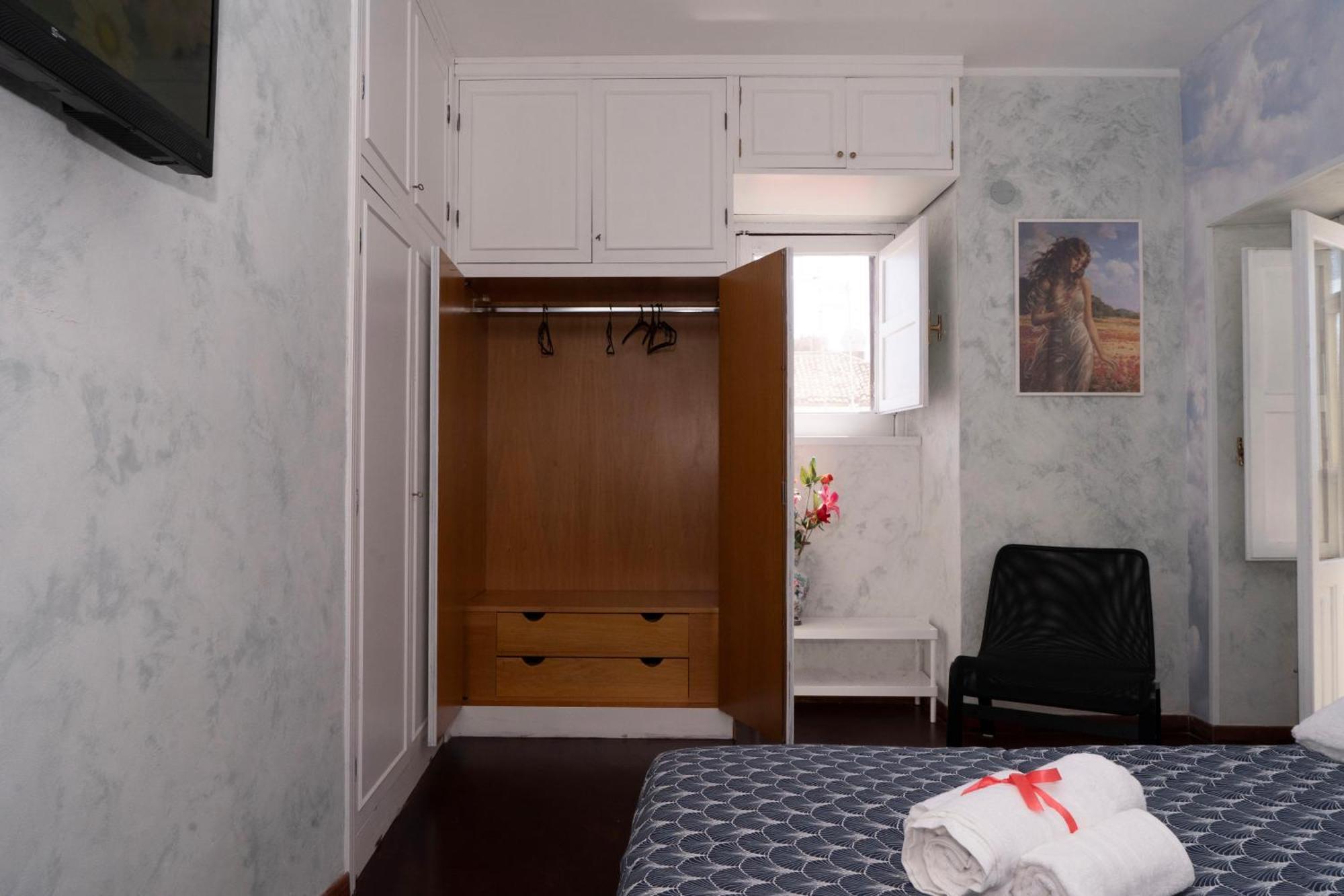 Etna Timeo Central Apartment In Baroque Building Catania Luaran gambar