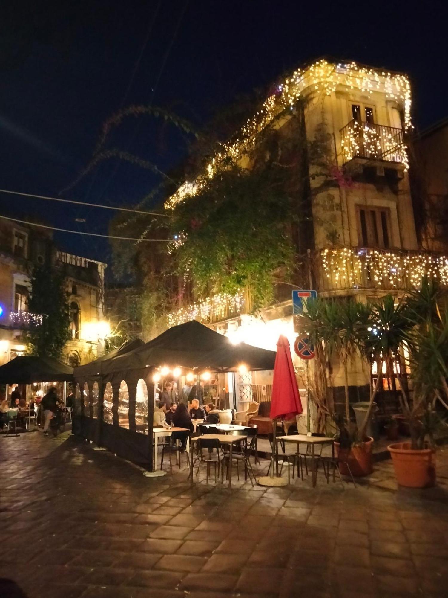 Etna Timeo Central Apartment In Baroque Building Catania Luaran gambar