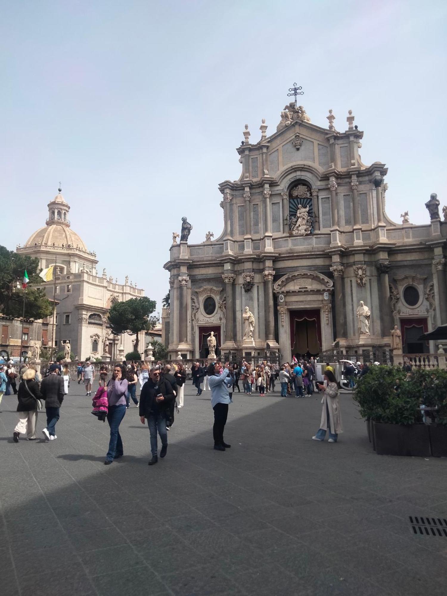 Etna Timeo Central Apartment In Baroque Building Catania Luaran gambar