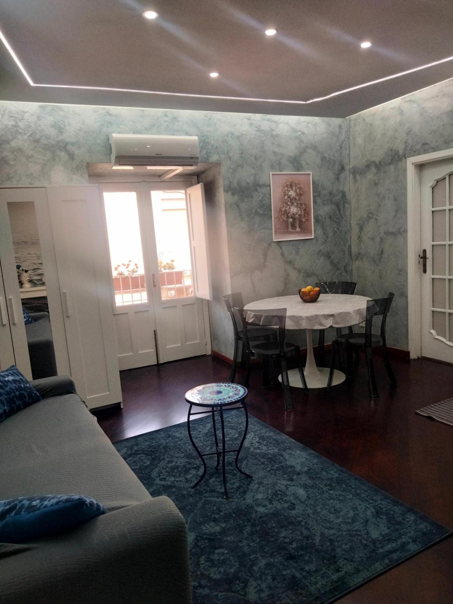 Etna Timeo Central Apartment In Baroque Building Catania Luaran gambar